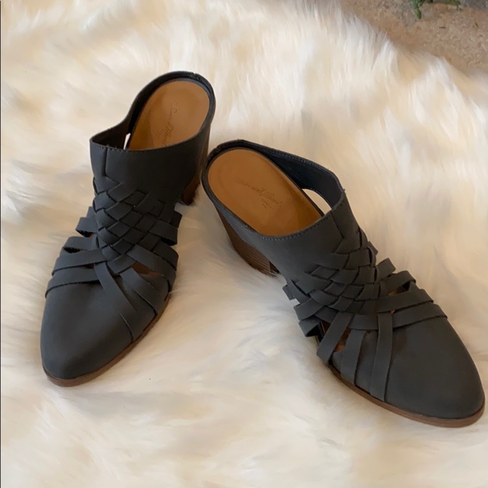 Heeled Slides